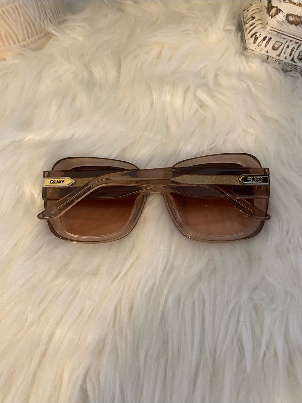 Quay Oversized Brown Gradient Women's Sunglasses - Picture 7 of 9